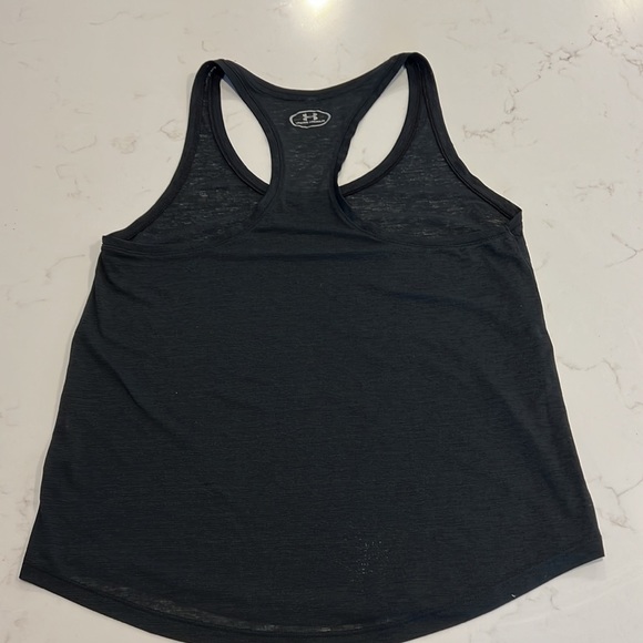 3/$25 - UNDER-ARMOUR mesh breathable tank sz M - Picture 2 of 4